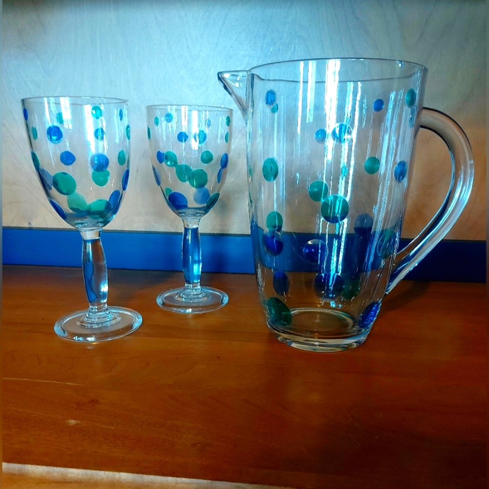 Vintage 90's acrylic Pitcher and glasses patio set